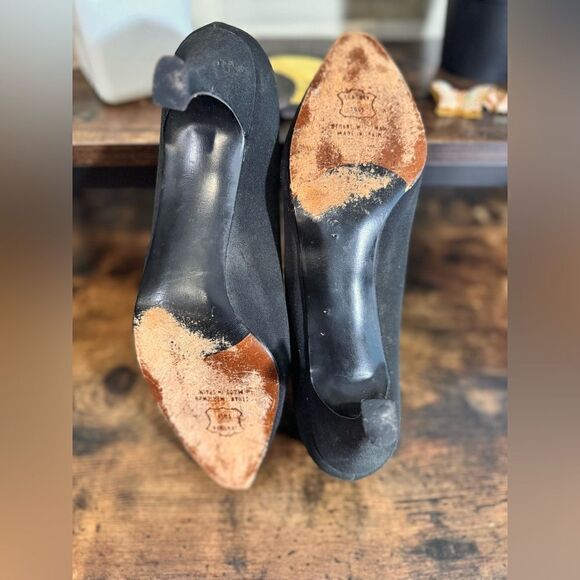 Stuart Weitzman Women's Black Kitten Heel Pumps Size 9.5 AA - Picture 10 of 12